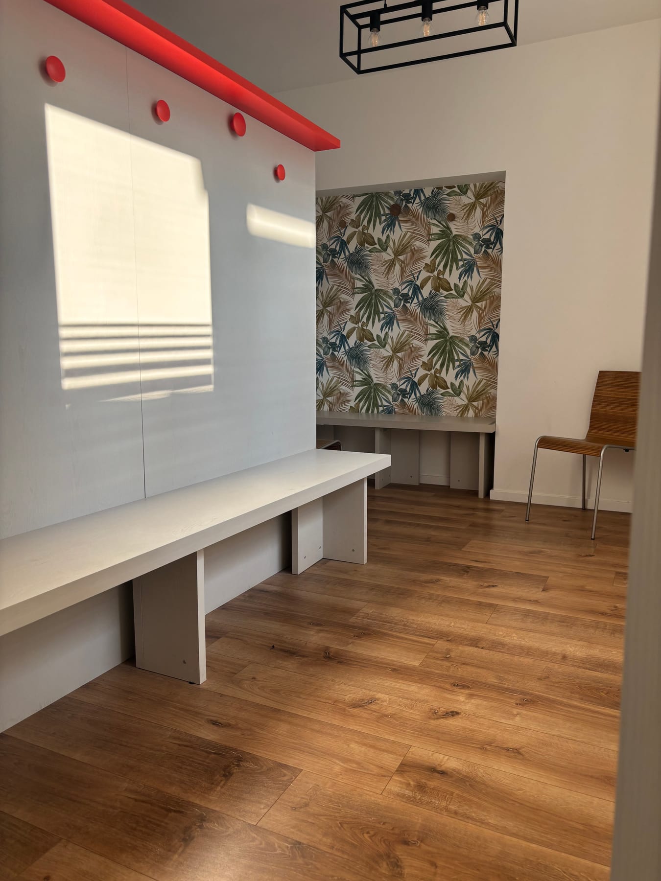 Lo spazio accoglienza e spogliatoio dello studio